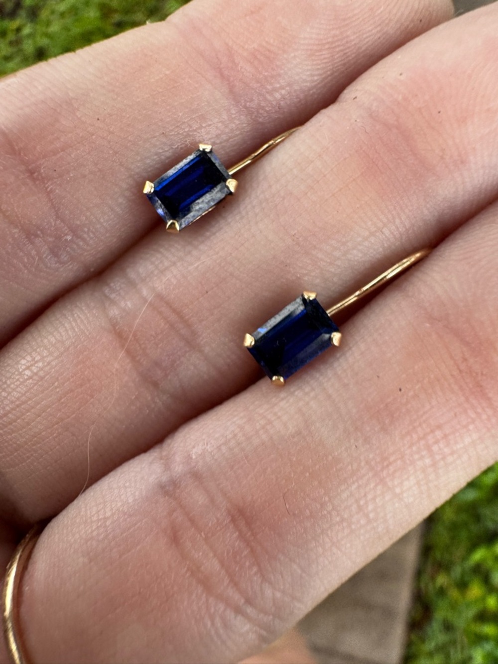 Solid 14k yellow gold genuine royal sapphire earrings - Picture 7 of 9
